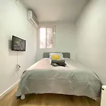 Проживание в семье Gypsy Budget Shared Flat