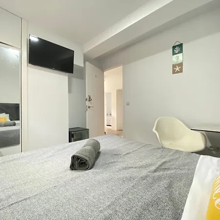 Gypsy Budget Shared Flat *