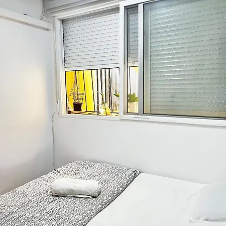 Gypsy Budget Shared Flat Homestay Valencia