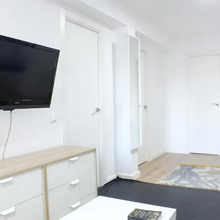 Gypsy Budget Shared Flat *